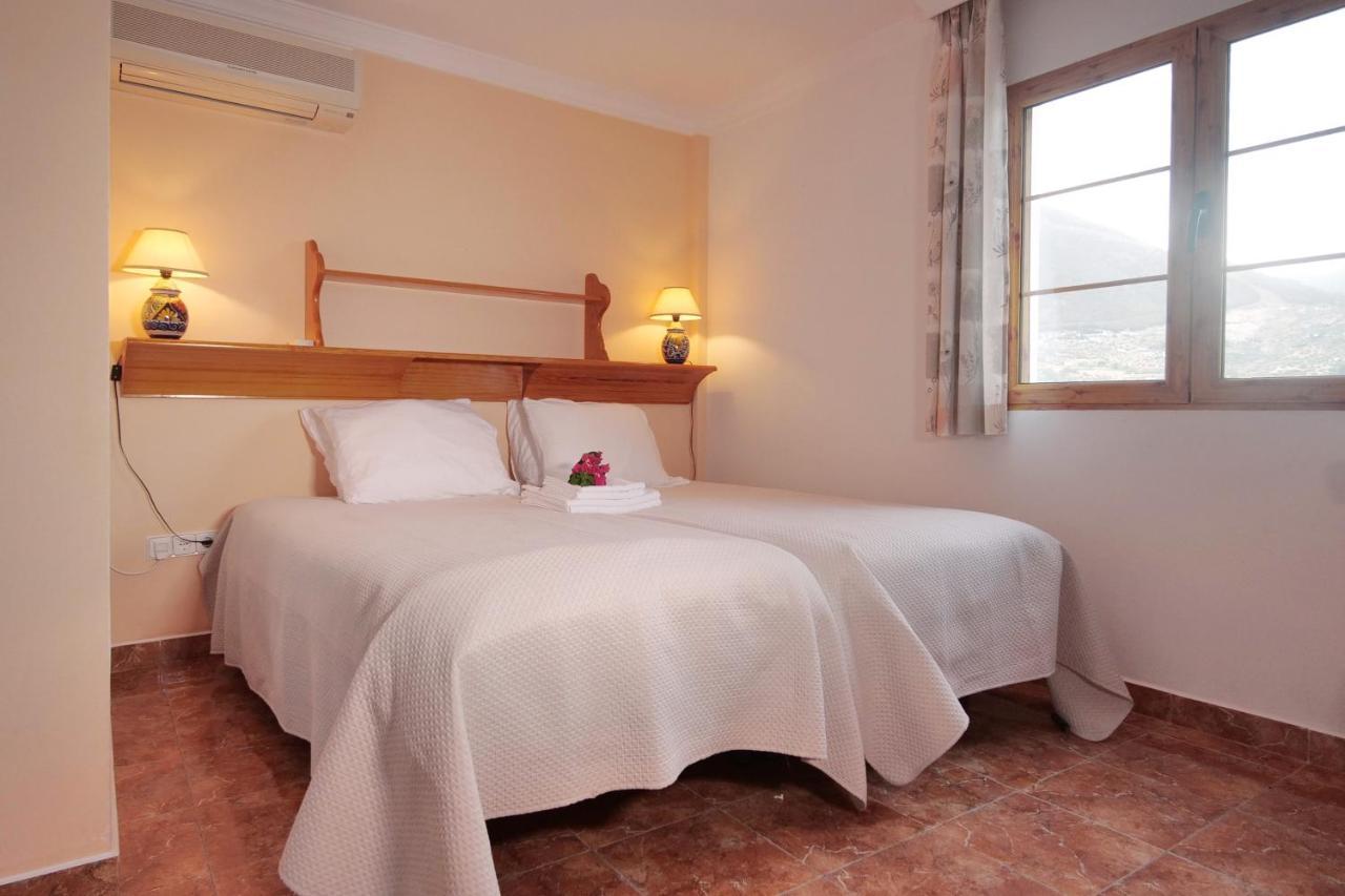Casa Estrella De Salia Bed & Breakfast Alcaucin Bagian luar foto